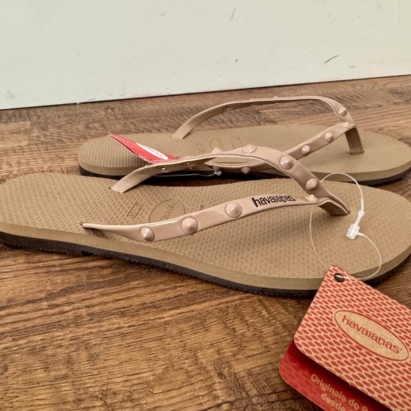 NWT Havaianas You Spikes Flip Flops Rose Gold Women's Size 7 8 - Picture 1 of 8